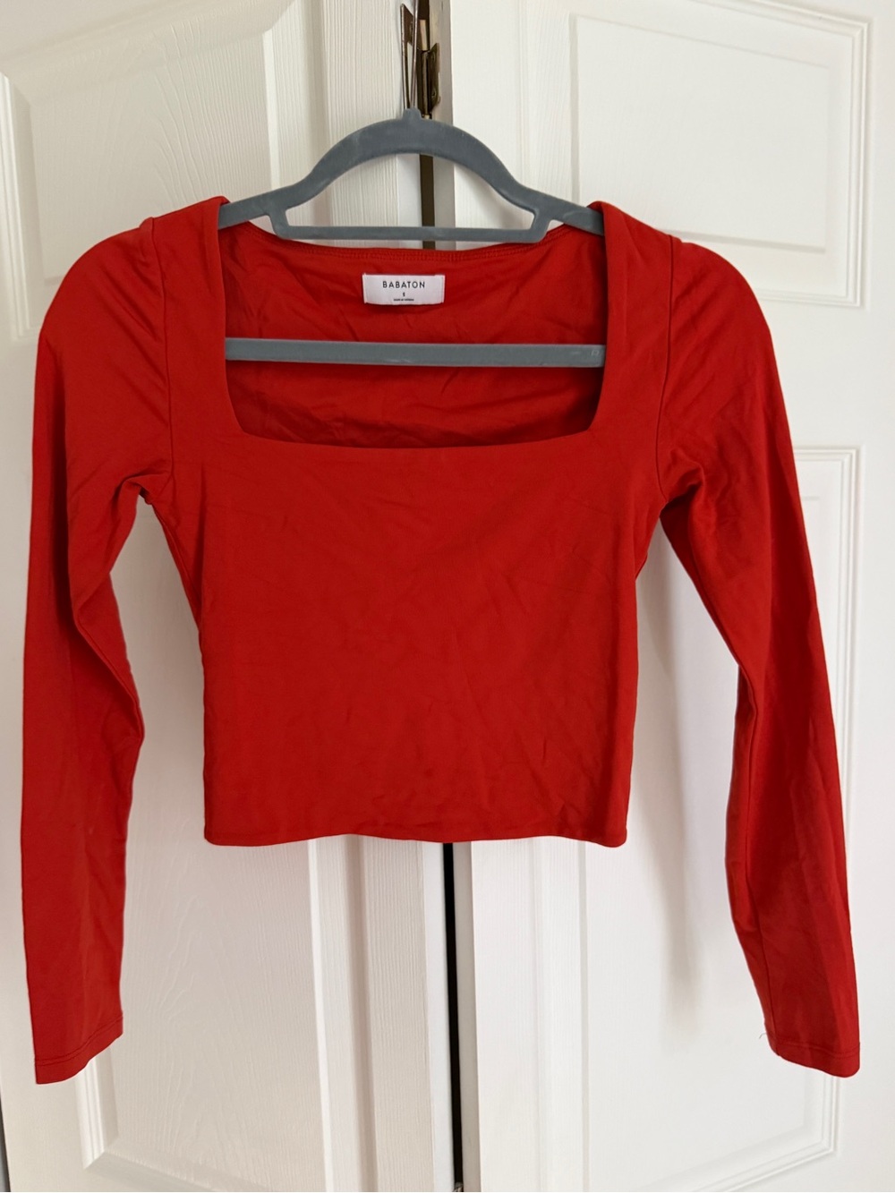 Aritzia Babaton Orange Square-Neck Long Sleeve Crop Top